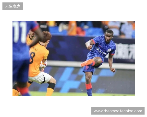 半场-上海申花0-0青岛海牛 拉唐头球造险牟鹏飞精彩三连扑