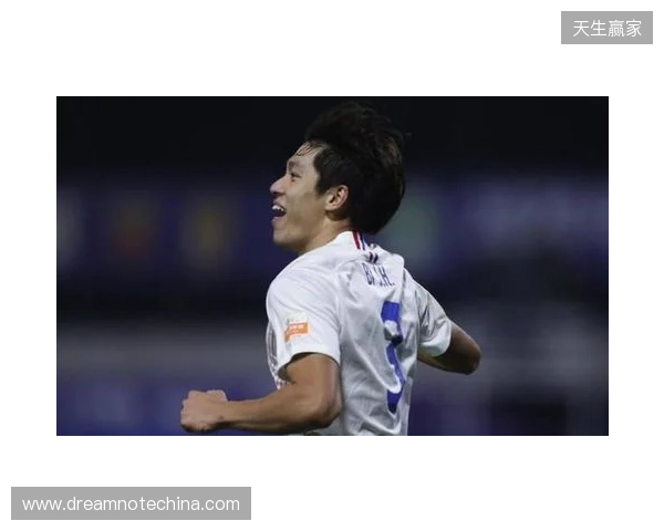 半场-玉昆暂0-0申花 约尼查造险两队合计1射正